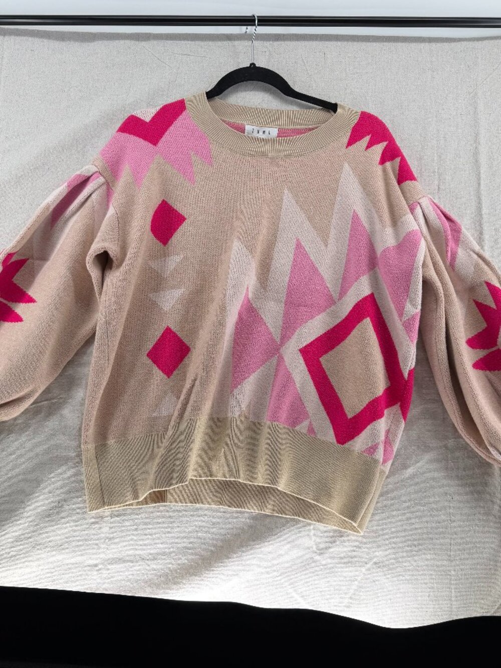 THML ANTHROPOLOGIE SOFT SWEATER SIZE LARGE
